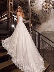 Свадебное платье Beatrice. Силуэт А-силуэт. Цвет Белый / Молочный. Вид 2