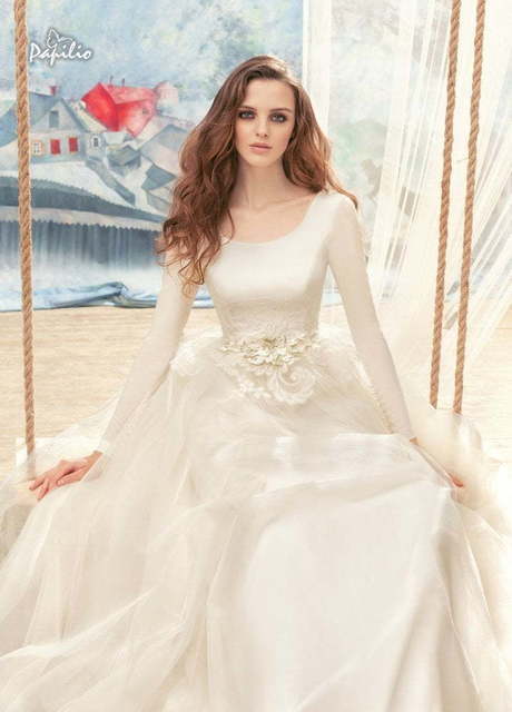 Свадебное платье Лебедь. Силуэт Пышное, А-силуэт. Цвет Айвори / Капучино. Вид 2