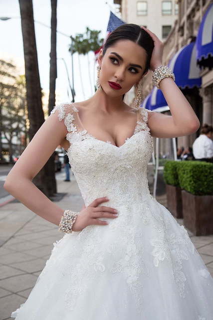 Свадебное платье Julia. Силуэт Пышное, А-силуэт. Цвет Белый / Молочный. Вид 2