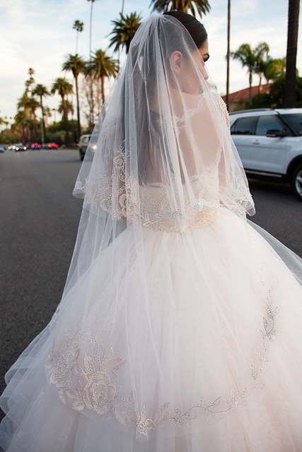 Свадебное платье Halle. Силуэт Пышное, А-силуэт. Цвет Айвори / Капучино, оттенки Розового. Вид 4