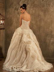 Свадебное платье Priseda. Силуэт А-силуэт. Цвет Айвори / Капучино. Вид 2