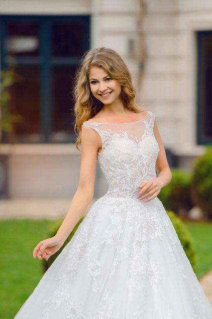 Свадебное платье Daphne. Силуэт А-силуэт. Цвет Белый / Молочный. Вид 3