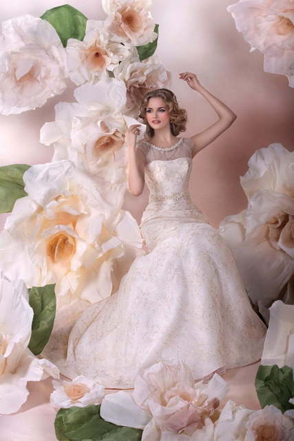 Свадебное платье Тэльма. Силуэт Рыбка, А-силуэт. Цвет Айвори / Капучино. Вид 3