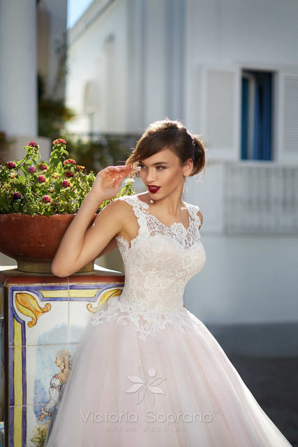 Свадебное платье Flora. Силуэт Пышное, А-силуэт. Цвет Айвори / Капучино, оттенки Розового. Вид 3