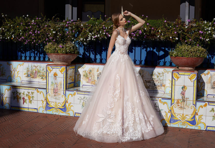 Свадебное платье Janini. Силуэт А-силуэт. Цвет Персик / Оранжевый, оттенки Розового. Вид 4