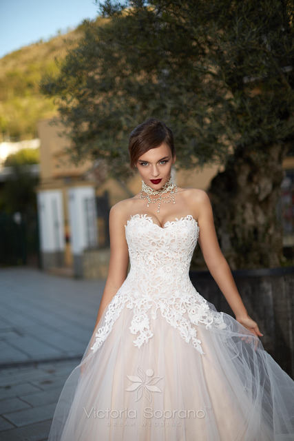 Свадебное платье Federica. Силуэт А-силуэт. Цвет Персик / Оранжевый, оттенки Розового. Вид 3