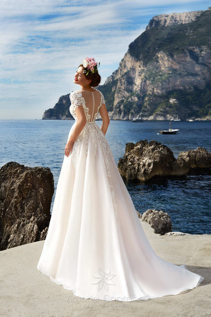 Свадебное платье Laura. Силуэт А-силуэт. Цвет Белый / Молочный, оттенки Розового. Вид 2