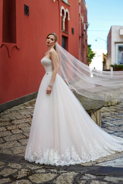 Свадебное платье Valeria. Силуэт А-силуэт. Цвет Белый / Молочный, оттенки Розового. Вид 3