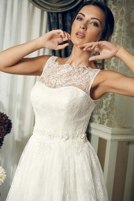 Свадебное платье Азола. Силуэт А-силуэт. Цвет Белый / Молочный. Вид 3