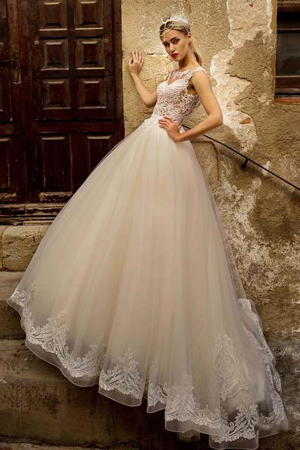 Свадебное платье Angelika. Силуэт Пышное, А-силуэт. Цвет Айвори / Капучино. Вид 3