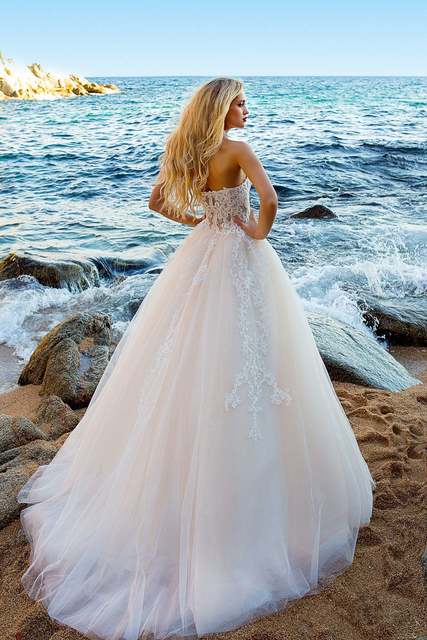 Свадебное платье Franca. Силуэт А-силуэт. Цвет Айвори / Капучино, оттенки Розового. Вид 2