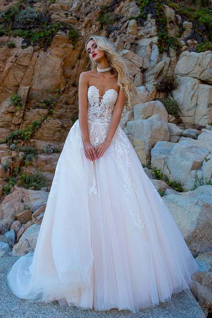 Свадебное платье Franca. Силуэт А-силуэт. Цвет Айвори / Капучино, оттенки Розового. Вид 4