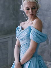 Свадебное платье Alya. Силуэт А-силуэт. Цвет Голубой / Синий. Вид 2