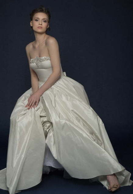 Свадебное платье Filusa. Силуэт А-силуэт. Цвет Айвори / Капучино, Белый / Молочный. Вид 4