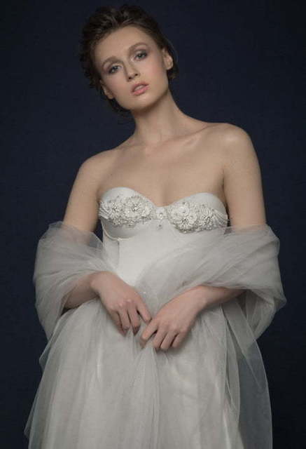 Свадебное платье Valkona. Силуэт А-силуэт. Цвет Айвори / Капучино, Белый / Молочный. Вид 5