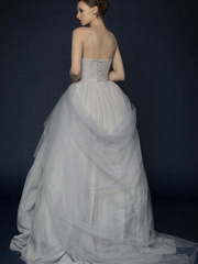 Свадебное платье Ukona. Силуэт А-силуэт. Цвет Пепельный / Металлик. Вид 2