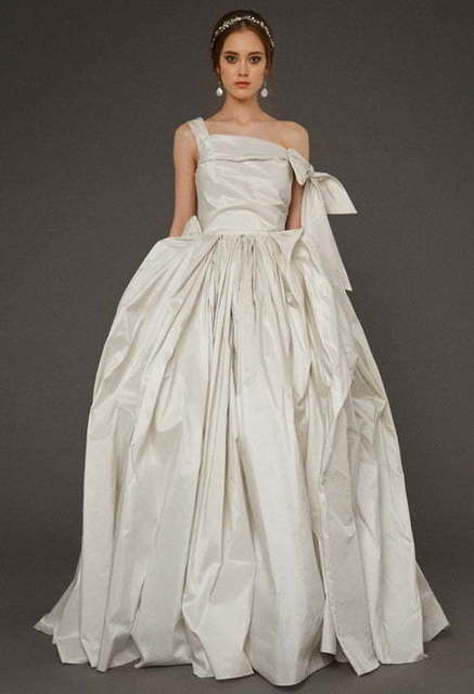 Свадебное платье Muna. Силуэт Пышное, А-силуэт. Цвет Айвори / Капучино, Белый / Молочный, Пепельный / Металлик. Вид 7