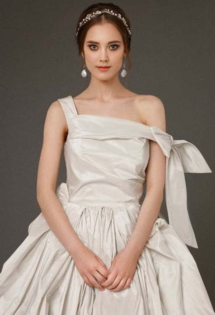 Свадебное платье Muna. Силуэт Пышное, А-силуэт. Цвет Айвори / Капучино, Белый / Молочный, Пепельный / Металлик. Вид 10