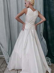 Свадебное платье Monifa. Силуэт А-силуэт, Прямое. Цвет Белый / Молочный. Вид 2