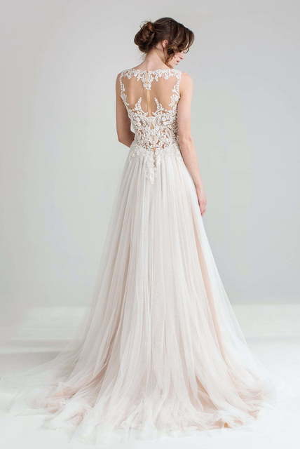 Свадебное платье 929. Силуэт А-силуэт, Прямое. Цвет Айвори / Капучино, Персик / Оранжевый, оттенки Розового. Вид 2