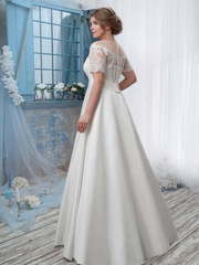 Свадебное платье 2003. Силуэт А-силуэт. Цвет Белый / Молочный. Вид 2