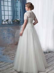 Свадебное платье 2008. Силуэт А-силуэт. Цвет Белый / Молочный. Вид 2