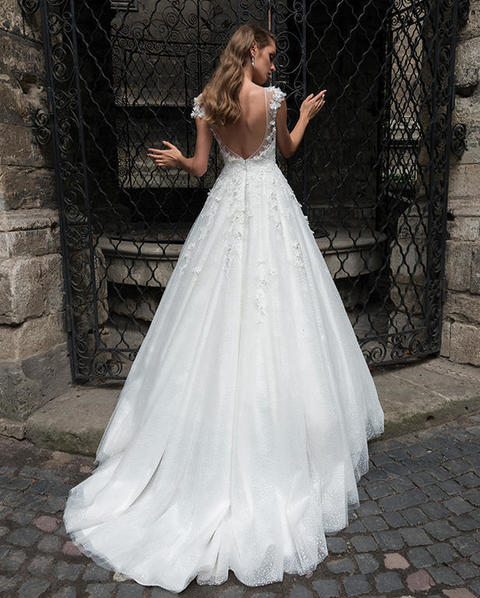 Свадебное платье Daniel. Силуэт А-силуэт. Цвет Белый / Молочный. Вид 2