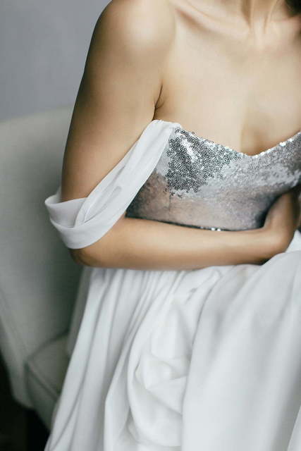 Свадебное платье Ariella. Силуэт А-силуэт. Цвет Белый / Молочный, Пепельный / Металлик. Вид 3