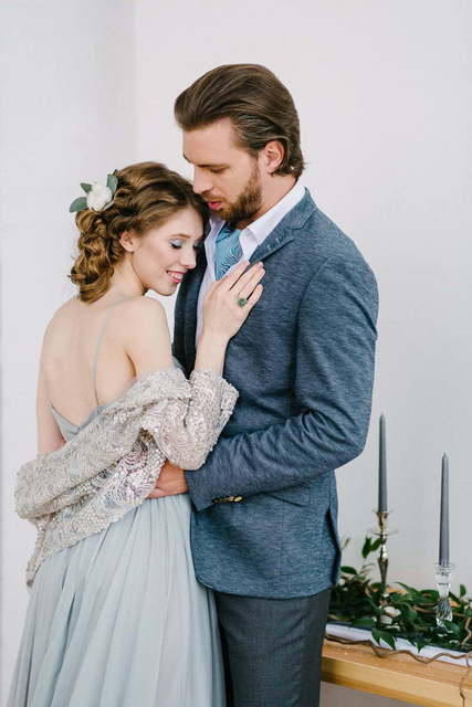 Свадебное платье Opal. Силуэт А-силуэт. Цвет Голубой / Синий, Пепельный / Металлик. Вид 4