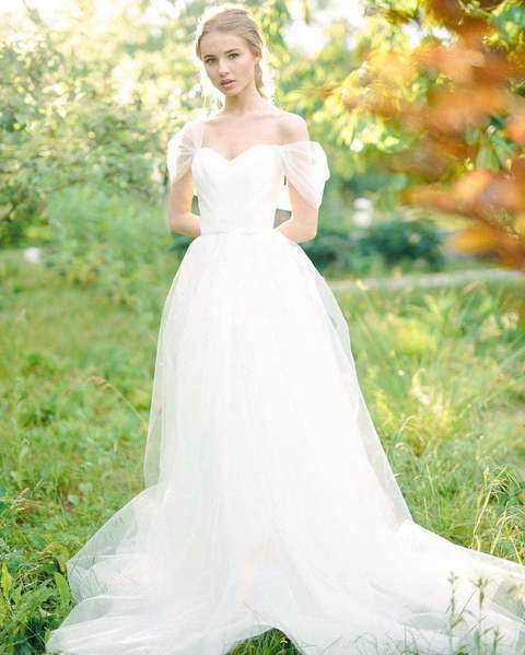 Свадебное платье Iris. Силуэт А-силуэт. Цвет Белый / Молочный, Голубой / Синий, Красный / Марсала, Пепельный / Металлик. Вид 4