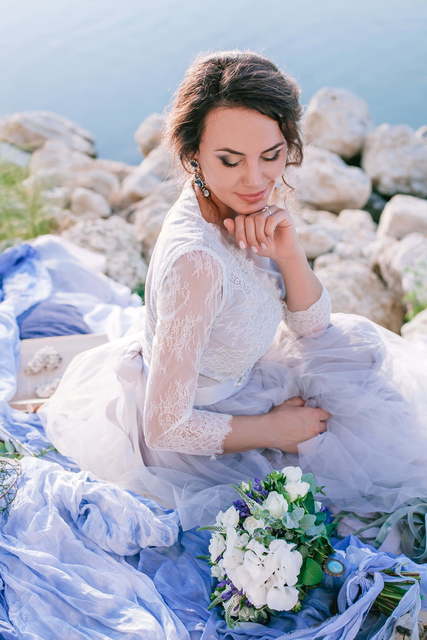 Свадебное платье Gerbera. Силуэт А-силуэт. Цвет Голубой / Синий, Лавандовый / Фиолетовый, Пепельный / Металлик. Вид 4