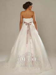 Свадебное платье Гламур. Силуэт А-силуэт. Цвет Белый / Молочный. Вид 2
