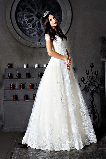 Свадебное платье Лорейн 1. Силуэт А-силуэт. Цвет Белый / Молочный. Вид 3