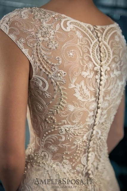 Свадебное платье Adele. Силуэт А-силуэт. Цвет Айвори / Капучино. Вид 3