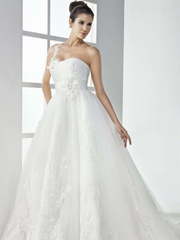 Свадебное платье Casandra. Силуэт Пышное, А-силуэт. Цвет Белый / Молочный. Вид 1