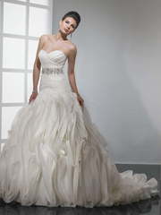 Свадебное платье Fantasia. Силуэт А-силуэт. Цвет Белый / Молочный. Вид 1