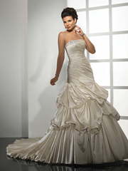 Свадебное платье Raylene Louise. Силуэт А-силуэт. Цвет Айвори / Капучино. Вид 1