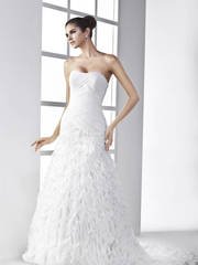 Свадебное платье Mia. Силуэт А-силуэт. Цвет Белый / Молочный. Вид 1