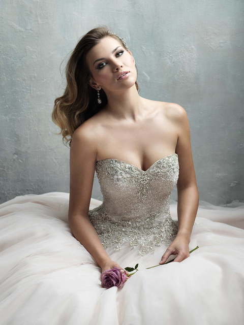 Свадебное платье C323. Силуэт Пышное, А-силуэт. Цвет Белый / Молочный, оттенки Розового. Вид 3