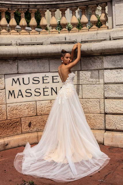 Свадебное платье Consuela. Силуэт А-силуэт, Прямое. Цвет Айвори / Капучино, Персик / Оранжевый. Вид 2