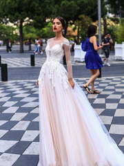 Свадебное платье Dolores. Силуэт А-силуэт. Цвет Айвори / Капучино, Персик / Оранжевый, оттенки Розового. Вид 1