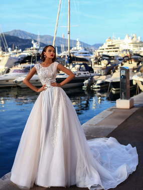 Свадебное платье Mari. Силуэт Пышное, А-силуэт. Цвет Айвори / Капучино. Вид 1