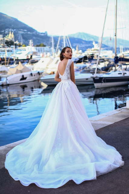 Свадебное платье Mari. Силуэт Пышное, А-силуэт. Цвет Айвори / Капучино. Вид 2