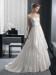 Свадебное платье Relato. Силуэт А-силуэт, Прямое. Цвет Белый / Молочный. Вид 1