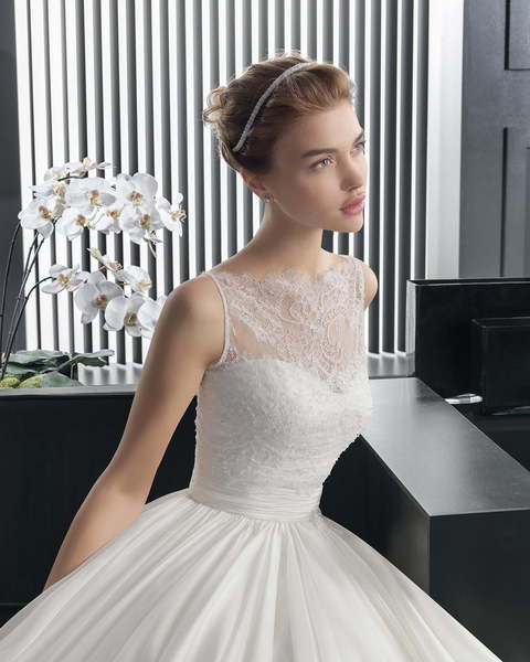 Свадебное платье Relato. Силуэт А-силуэт, Прямое. Цвет Белый / Молочный. Вид 3