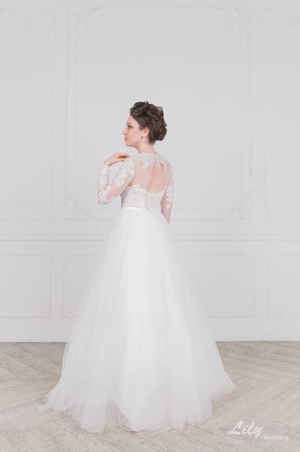 Свадебное платье 2006. Силуэт А-силуэт. Цвет Белый / Молочный. Вид 2