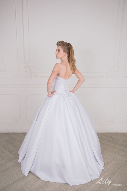 Свадебное платье 2055. Силуэт А-силуэт. Цвет Белый / Молочный. Вид 2