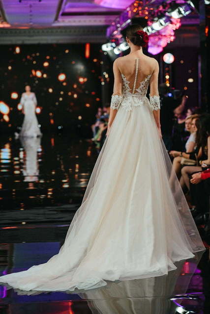 Свадебное платье Alba. Силуэт А-силуэт, Прямое. Цвет Айвори / Капучино, Персик / Оранжевый. Вид 2