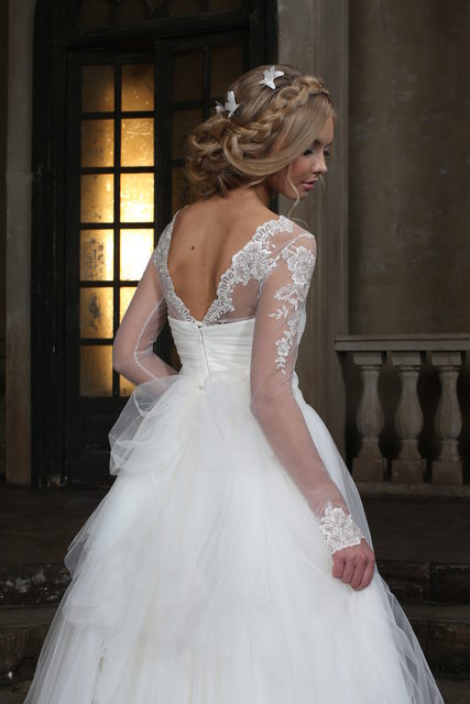 Свадебное платье Corrisposta. Силуэт А-силуэт. Цвет Белый / Молочный. Вид 3