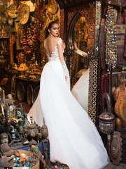 Свадебное платье Ainur. Силуэт Пышное, А-силуэт. Цвет Белый / Молочный, оттенки Розового. Вид 2